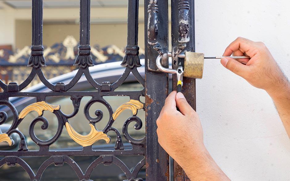 serrurier prix ouverture de porte Courbevoie